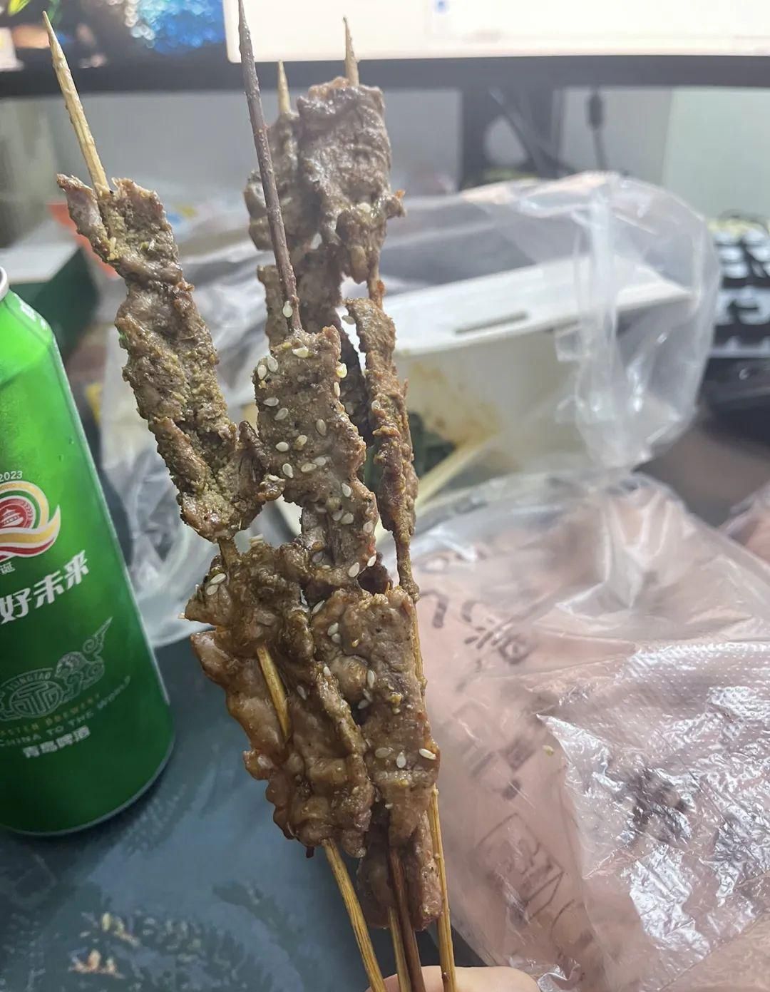 揭秘！这个烧烤摊凭肉料好+送货上门，年收入可达五六十万！