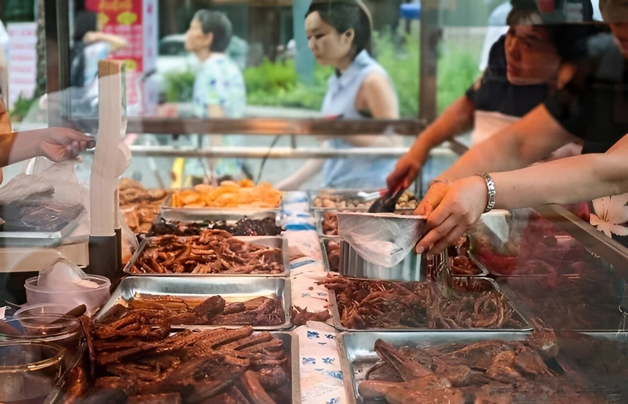 揭秘：卖鸭脖的真实利润与经营之道，月入过万有可能？