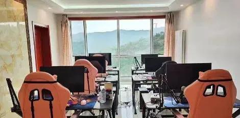 游戏打金工作室：月入百万的财富密码，还是即将消失的幻影？