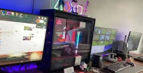 一个靠玩游戏赚取每月 8000 元的吊丝青年