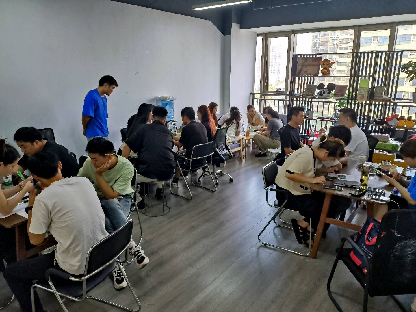 app拉新工作室：单人产出佣金日结，渠道全对接，无抽佣，可签保底，包落地