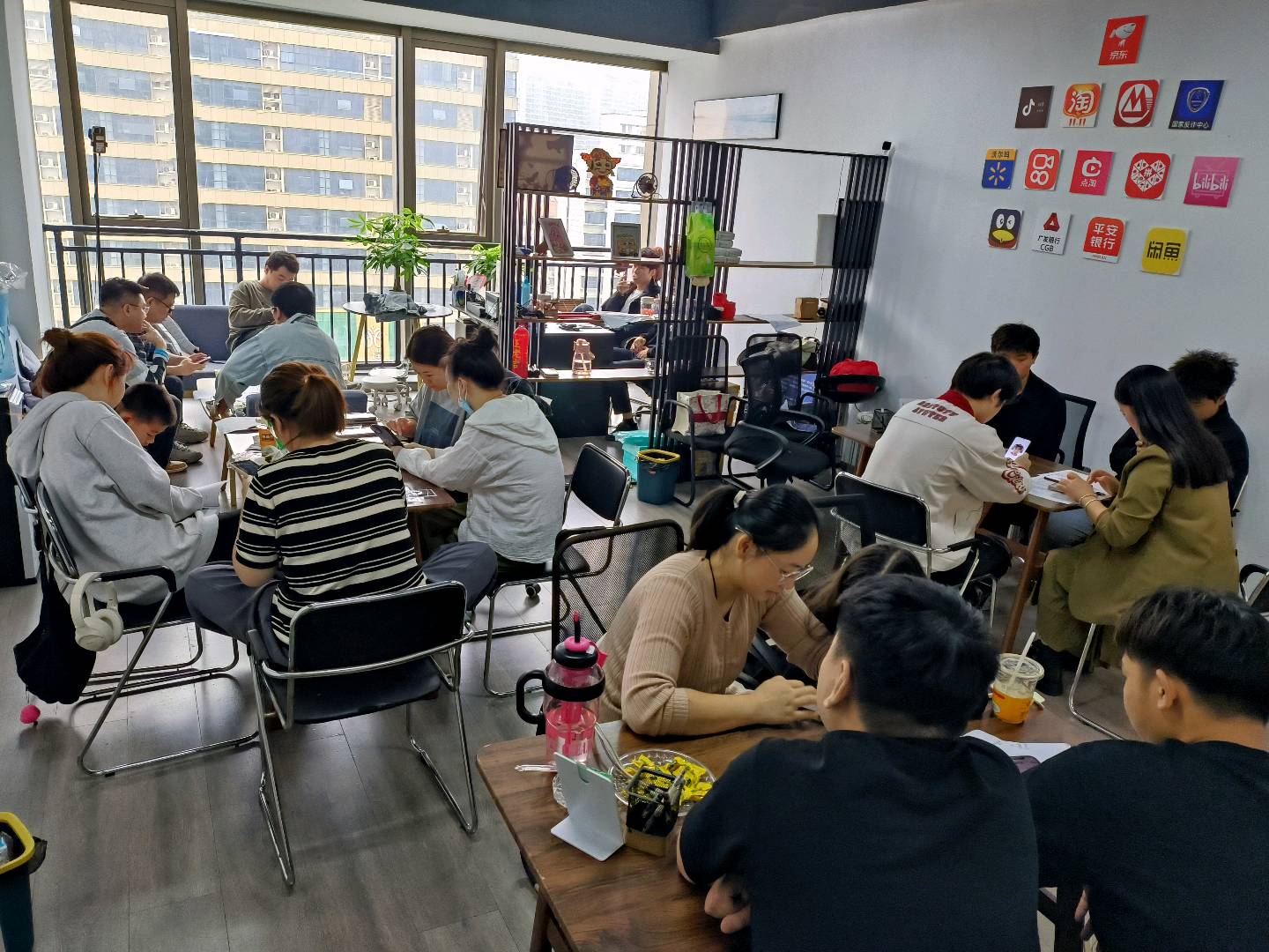 app拉新工作室：单人产出佣金日结，渠道全对接，无抽佣，可签保底，包落地