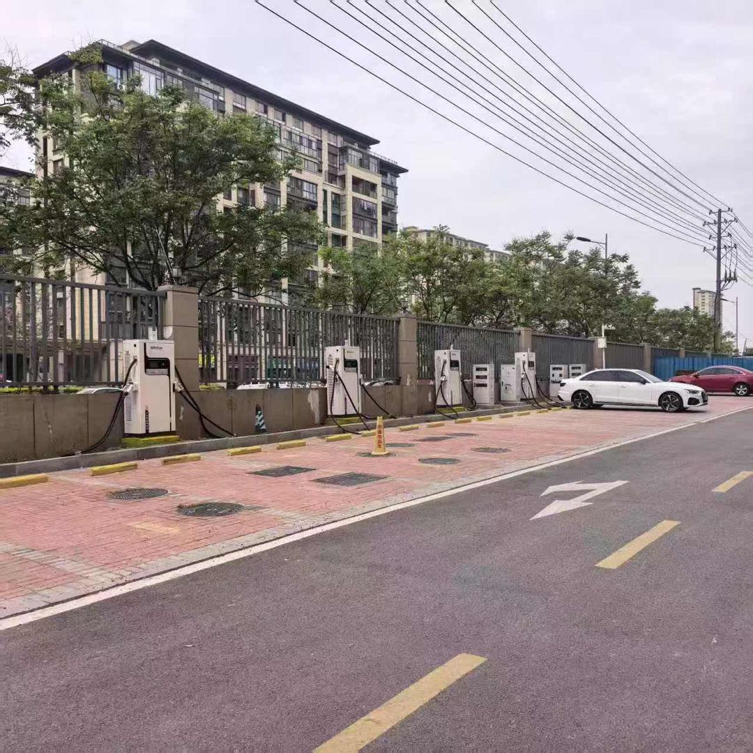小区汽车快充选址（高佣金+管道收益）