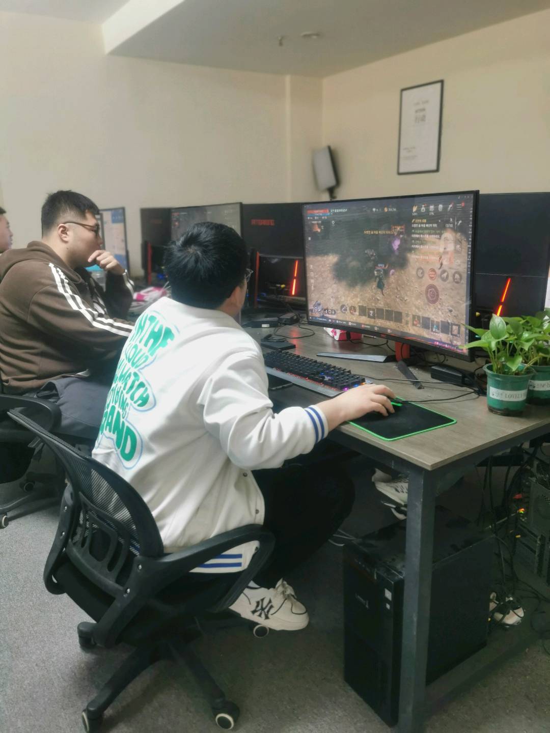 海外游戏搬砖，不收学费，先体验在合作，产出包回收日结！