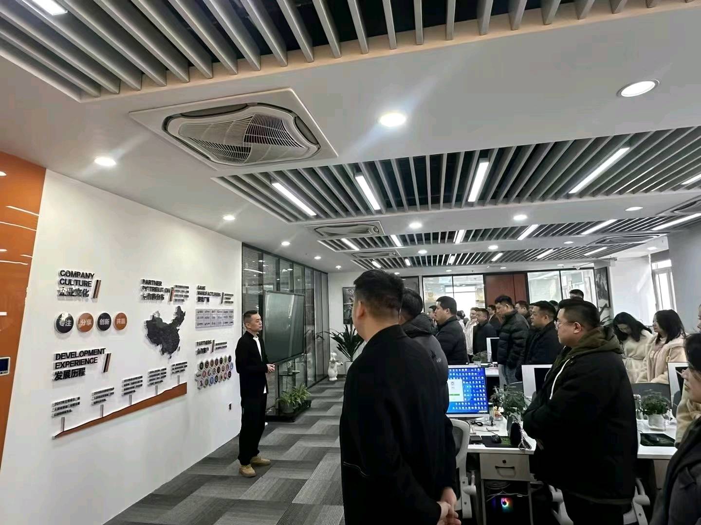 招正版官方传奇手游打金选手，提供内部扶持，打到多少收多少，日入300+，每天日结