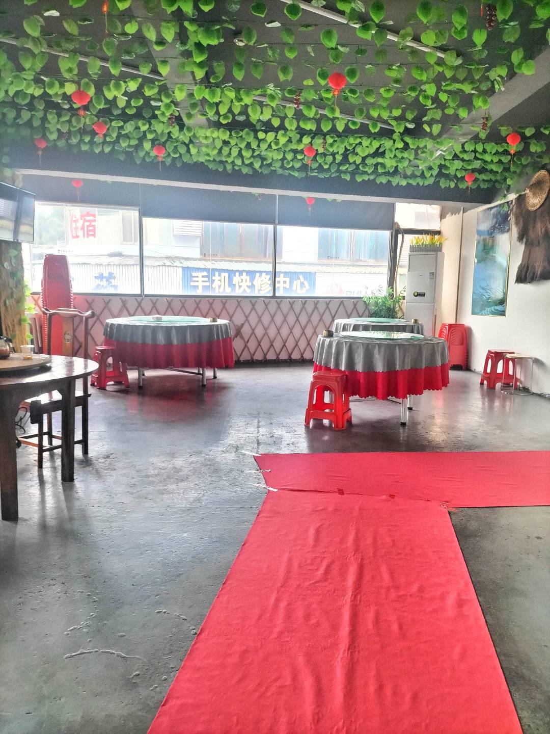 酒馆风格民族特色餐馆,找合伙人入股