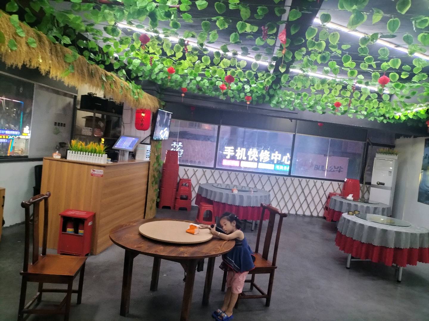 酒馆风格民族特色餐馆,找合伙人入股