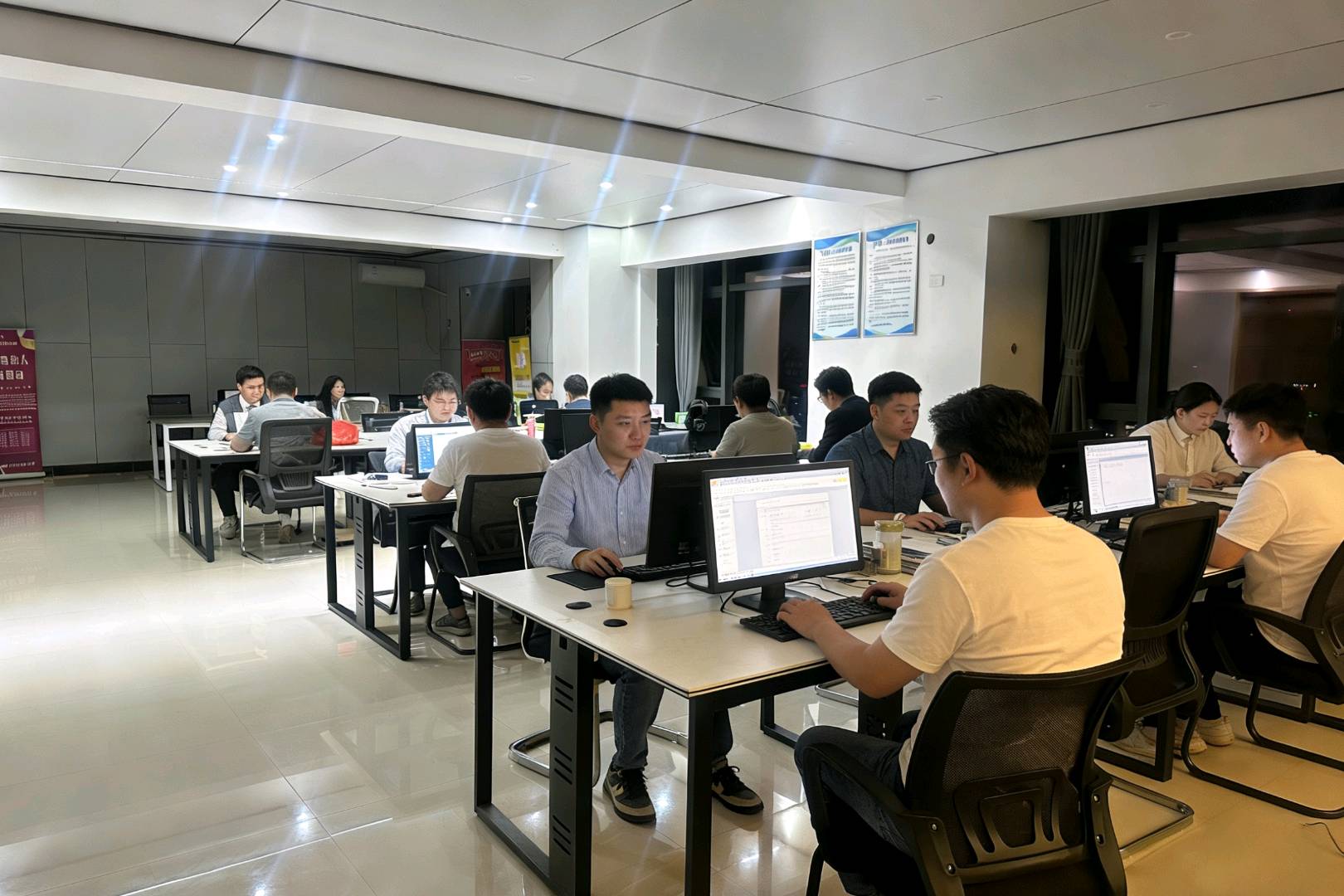 APP充场拉新工作室，一手货源，全国可做，8年老企业，深度交付，轻松上手