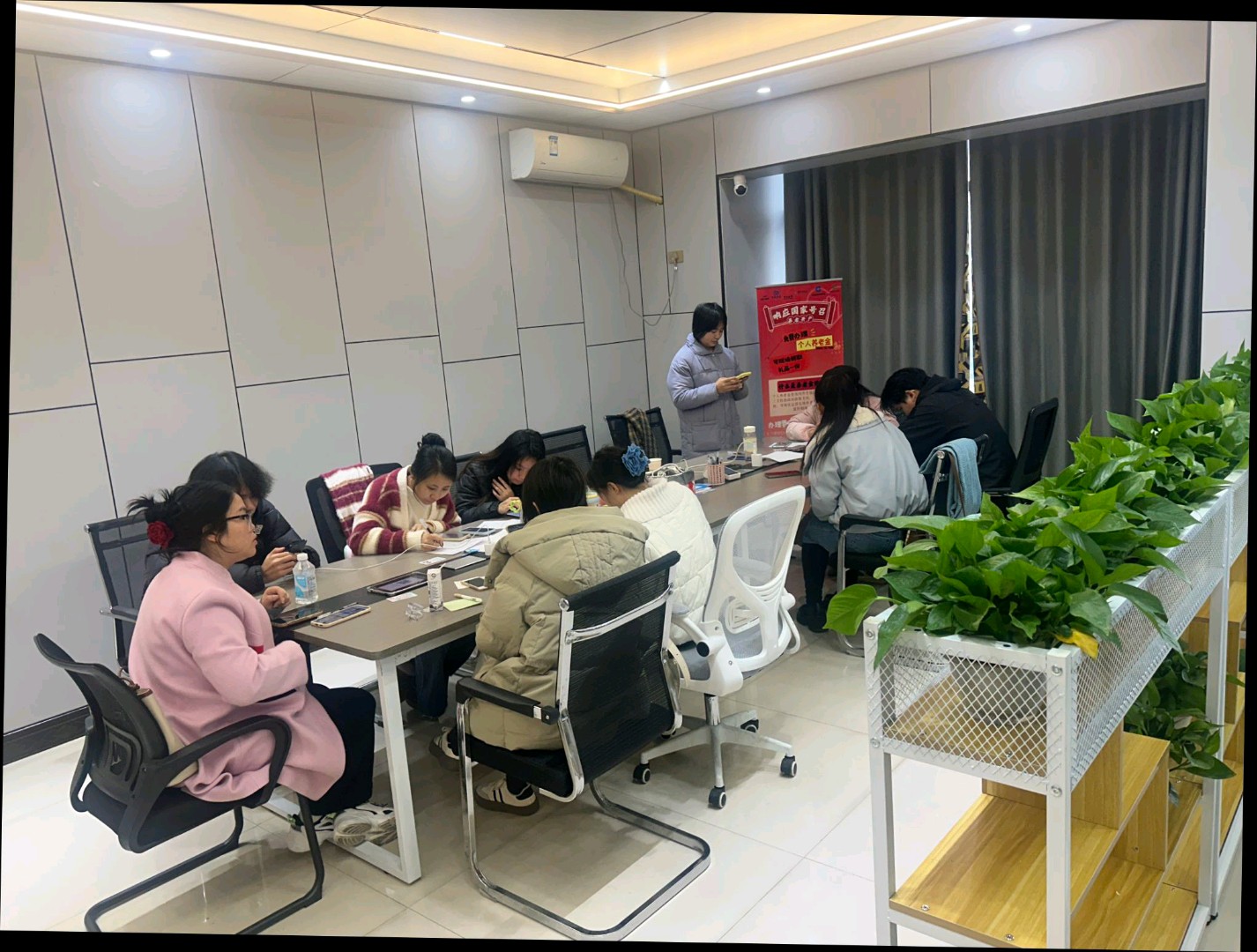 【今品浔创】app拉新一线工作室
只收徒不加盟，全程陪跑佣金立返