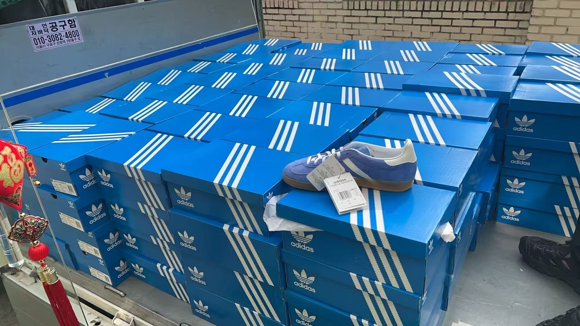 得物搬砖提供轻奢鞋服美妆供应链寻求一件代发和批量批发合作伙伴！