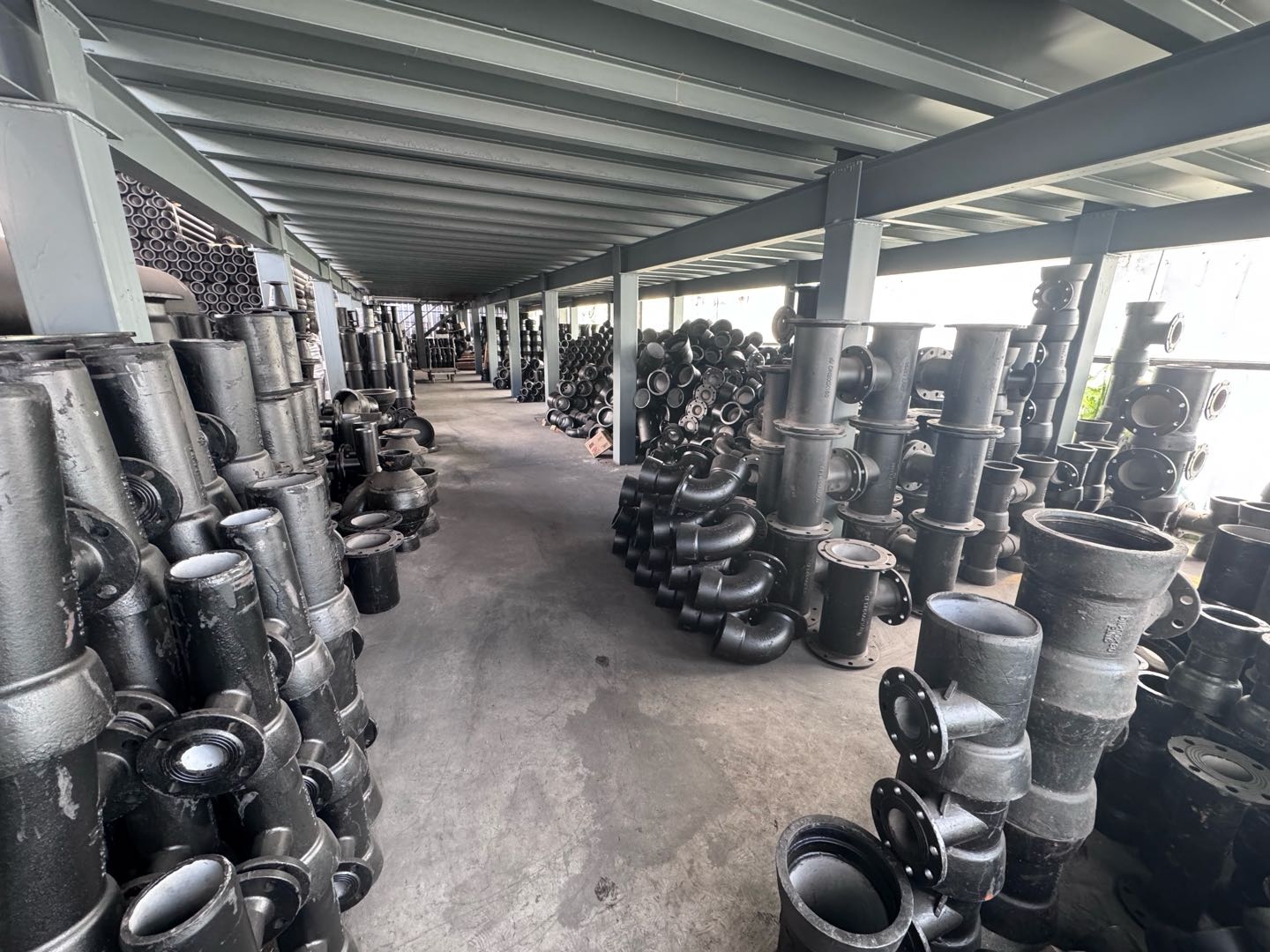 广东佛山乐从钢铁世界设有三个仓库，寻求合作