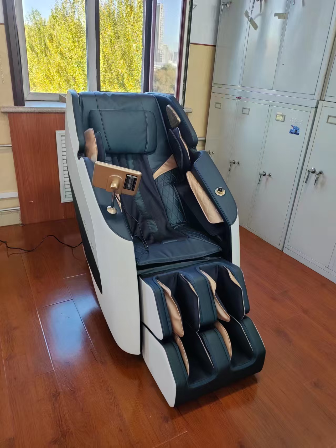 健身器材寻销售渠道，安装拆卸、维修各种跑步机，按摩椅、椭圆机、综合训练器、单项训练器。