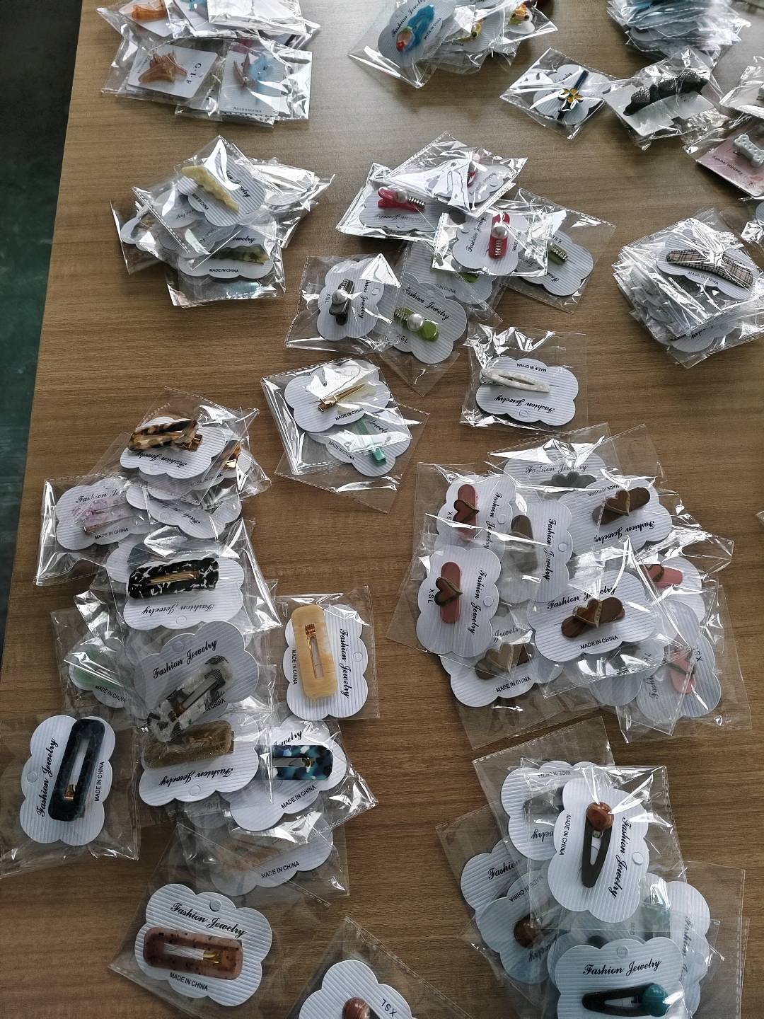 地摊发饰和美甲批发