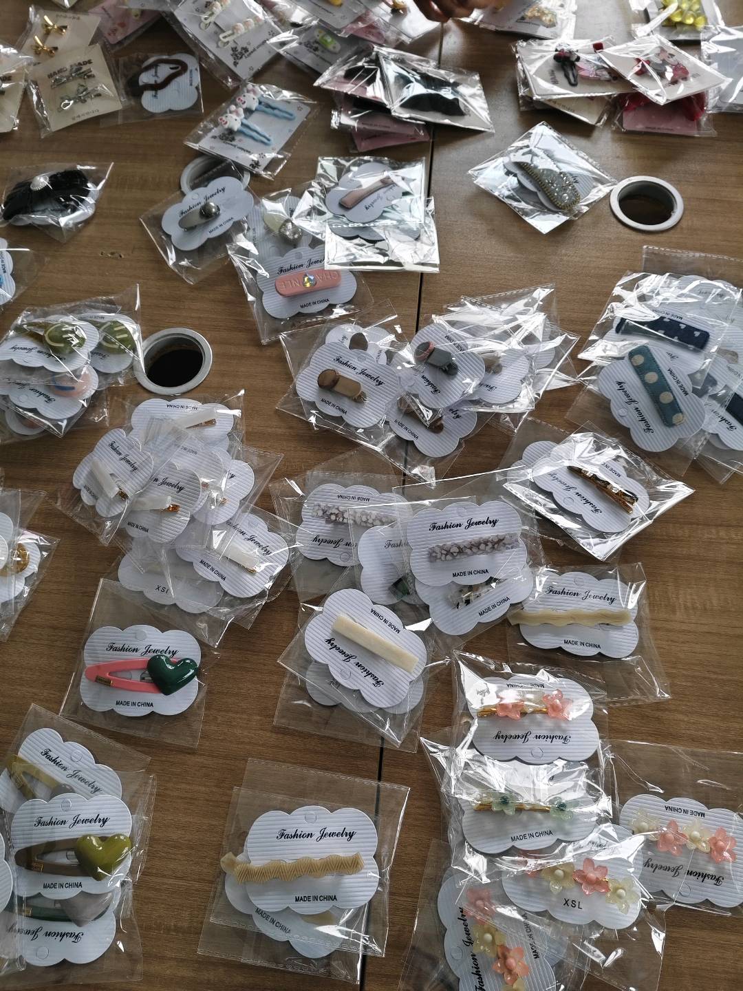 地摊发饰和美甲批发