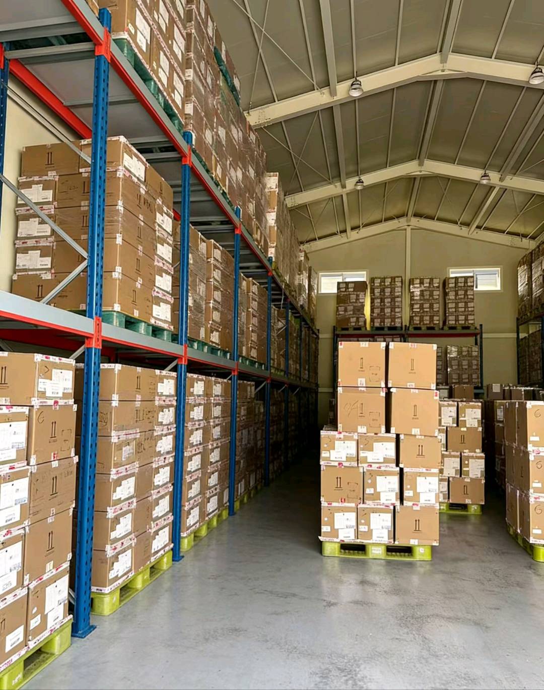 一手韩国鞋服货源
靠谱为主