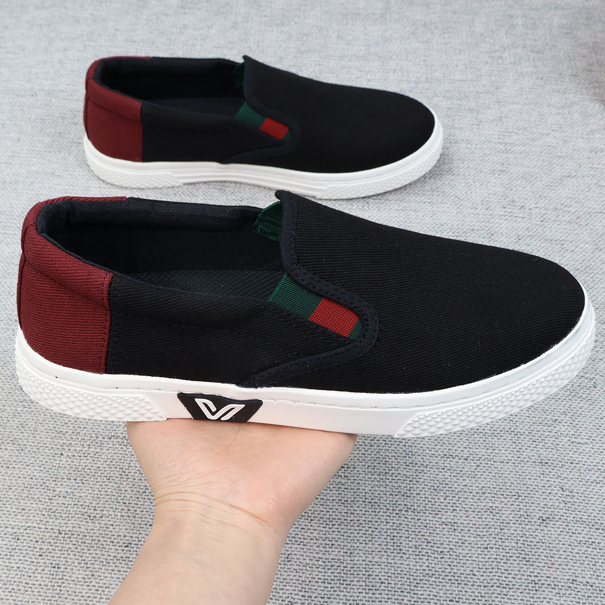 鞋子厂家寻经销商合租，一双返佣在10-25元左右