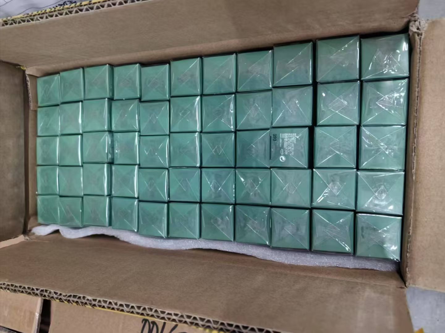 【品牌货源】国际一线品牌免税美妆供应链2折起拿寻找合作伙伴