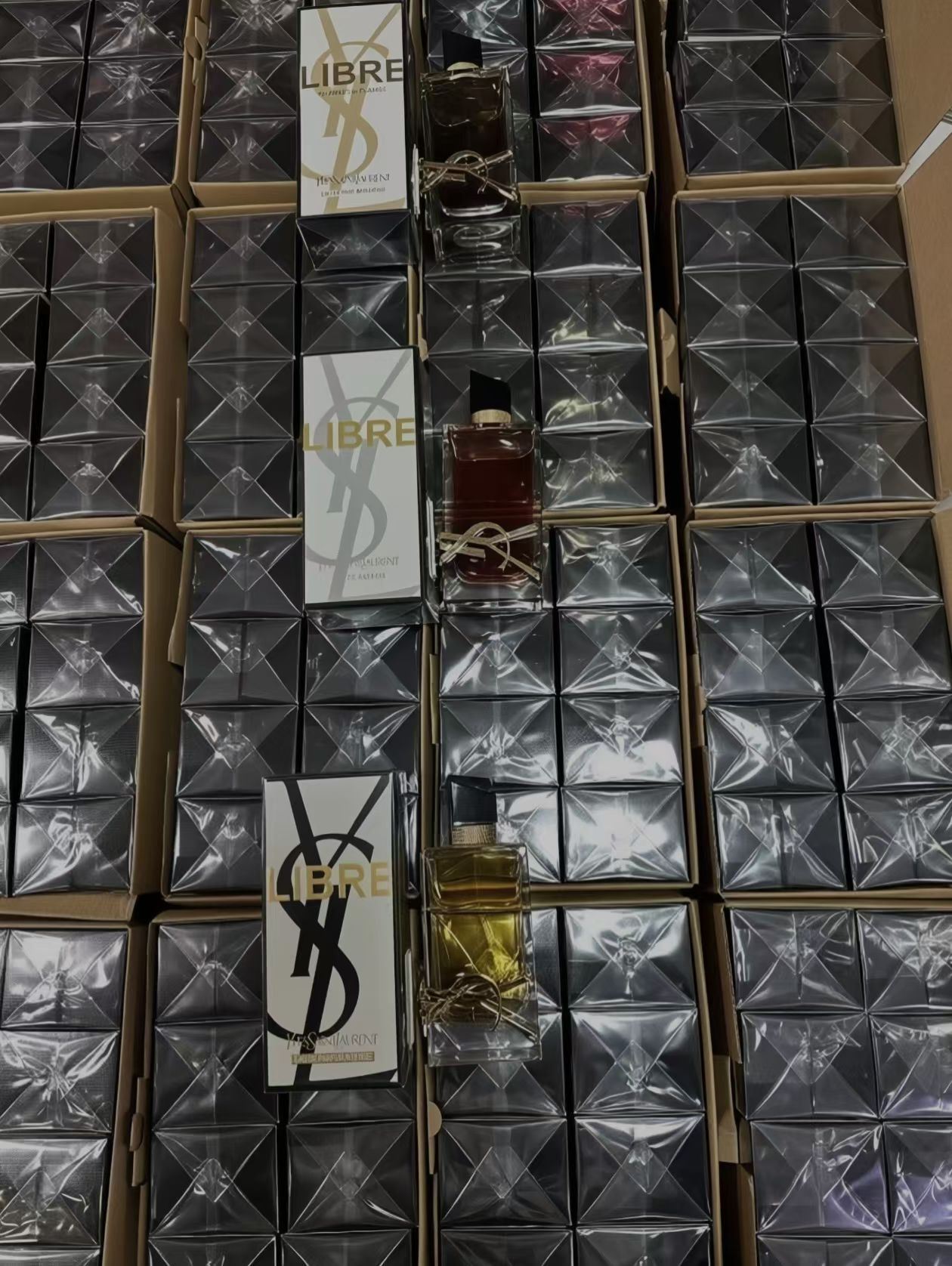 【品牌货源】国际一线品牌免税美妆供应链2折起拿寻找合作伙伴