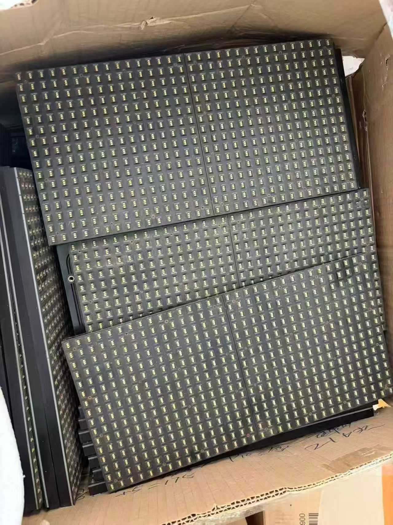 提供费用，大量回收LED灯珠，监控主板，电脑主板等各类贵金属