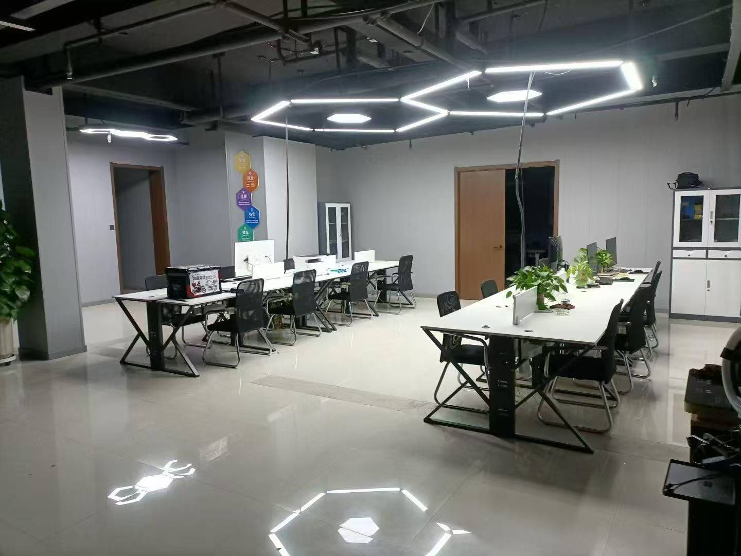 找电脑合伙人，浏览视频赚钱