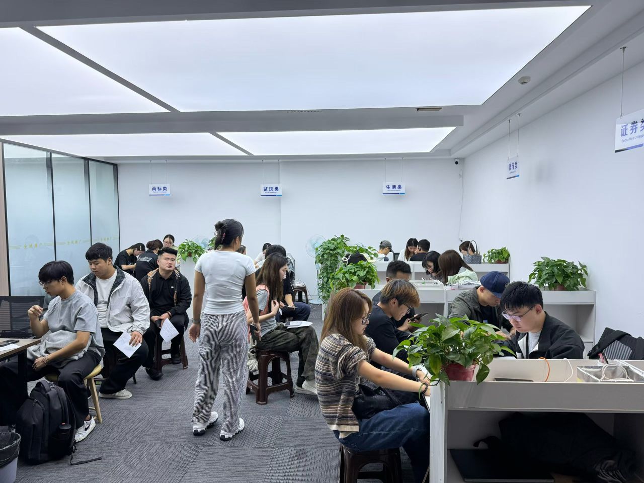 APP拉新工作室源头渠道，主推简单注册类，均价25+，独立后台，T0结算