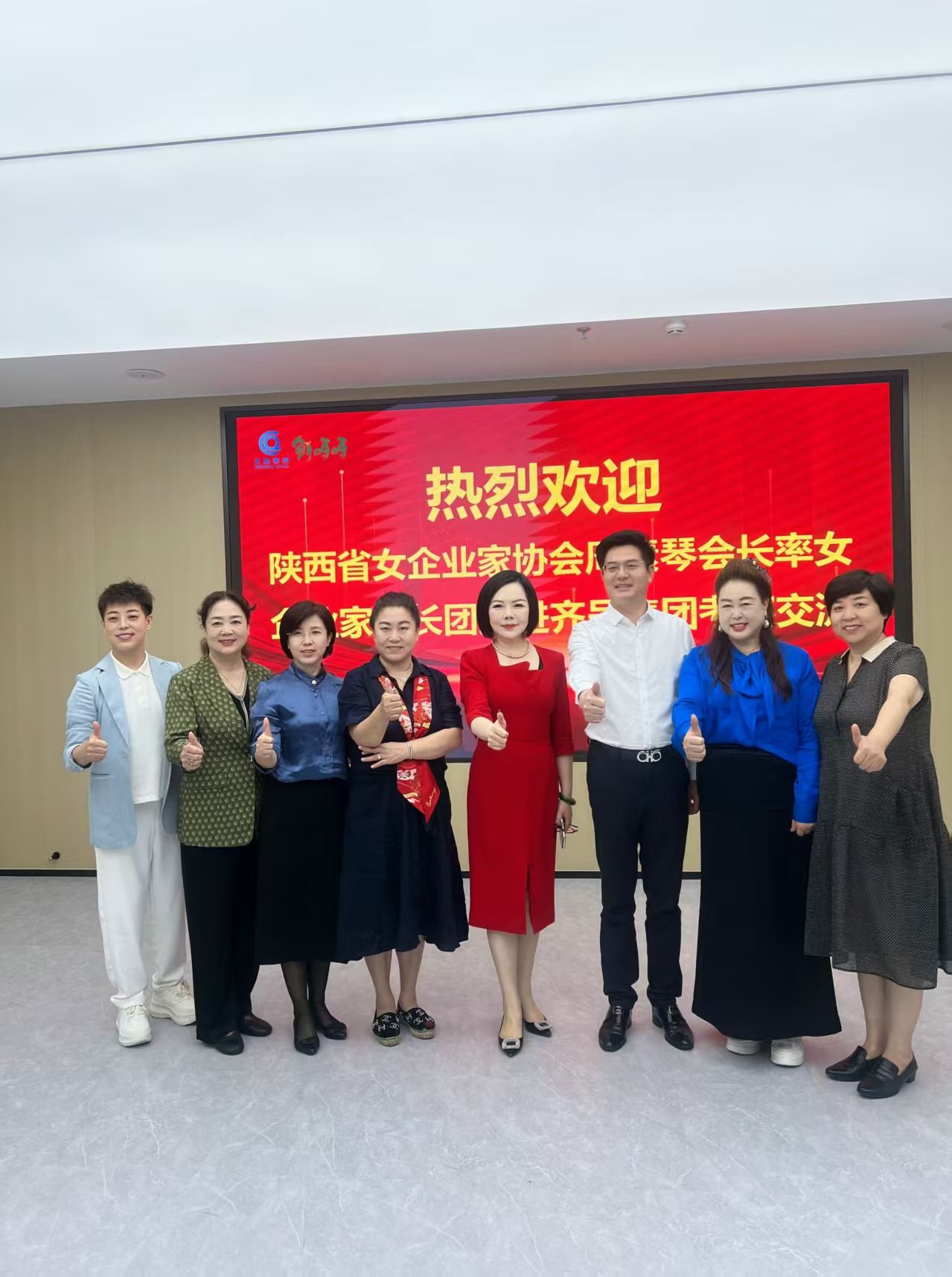 鲜呀呀团餐杭州集团总部招募加盟商，
推广大使，独立后台日结，长期管道收益
