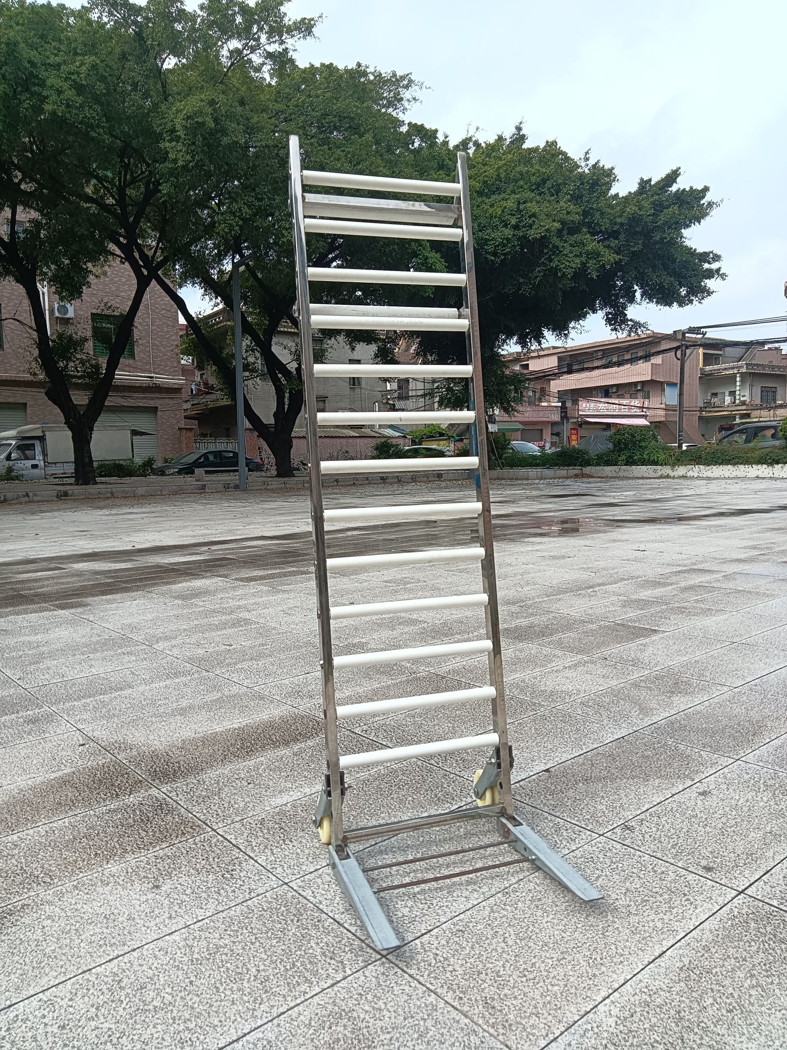 专利新品滚装老虎车