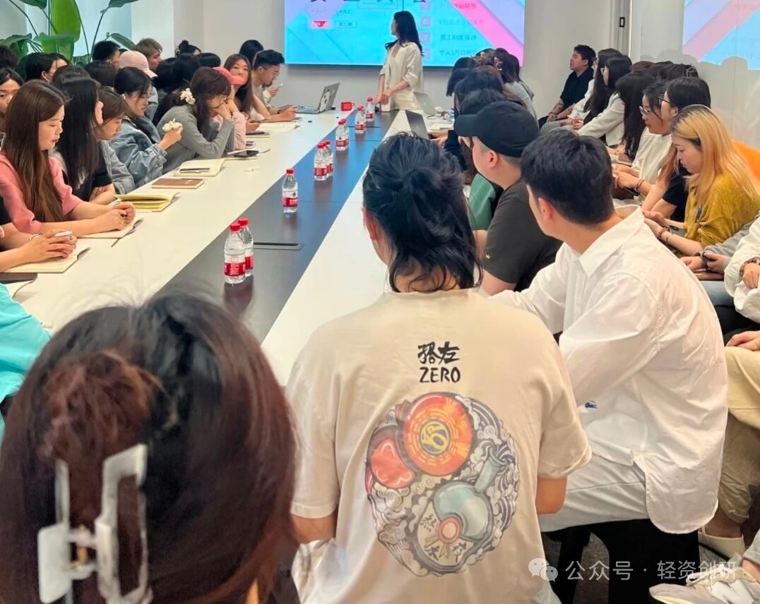 【找合伙人】手机看广告赚钱，单台手机60~80，
长期稳定，广告**保底