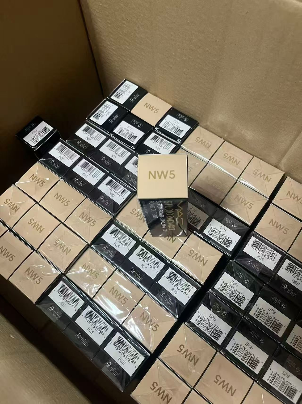 得物APP做商品中介，免费教学，一单赚500-1000元，**结账秒到
